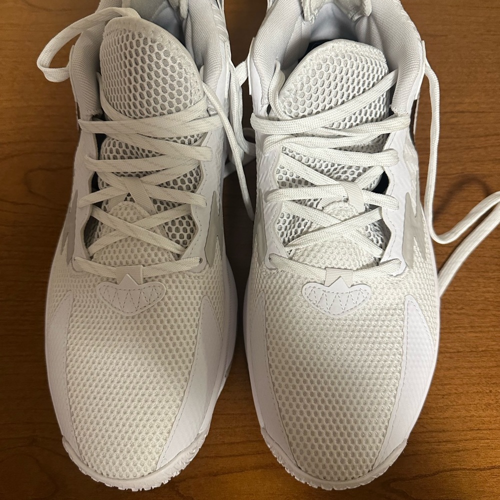 Adidas Dame 8